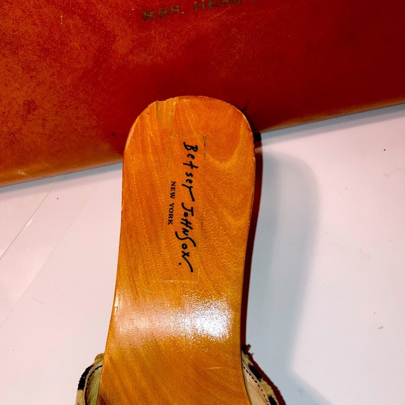 Betsey Johnson Shoes Betsy Johnson Womens Size 6 Leopard Print Open